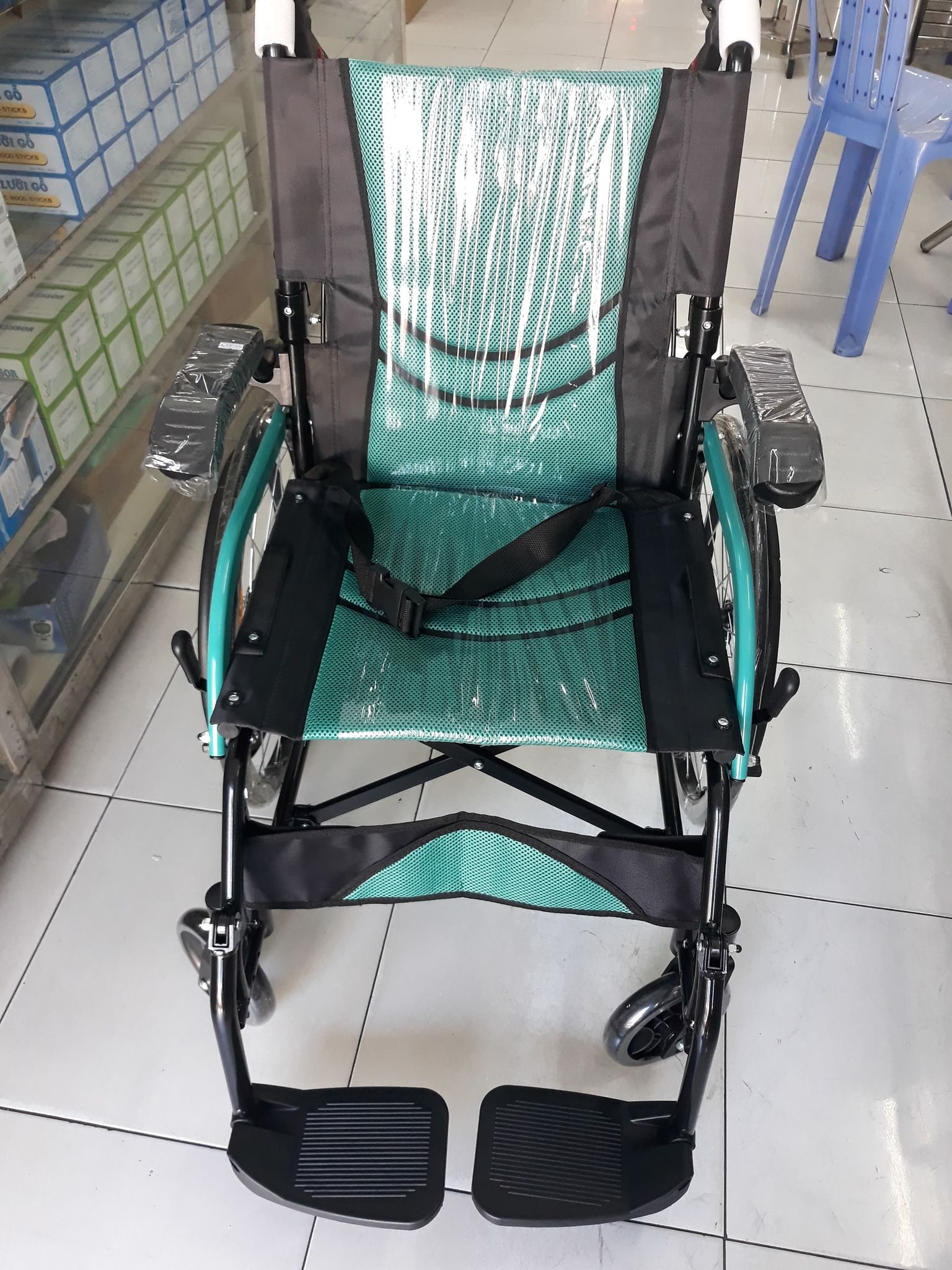 Xe lăn nhôm du lịch cao cấp lucass x-303