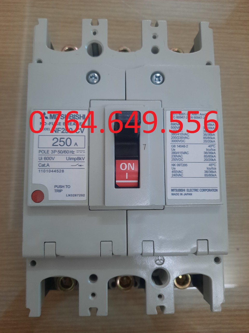 Mccb mitsubishi 250a màu trắng