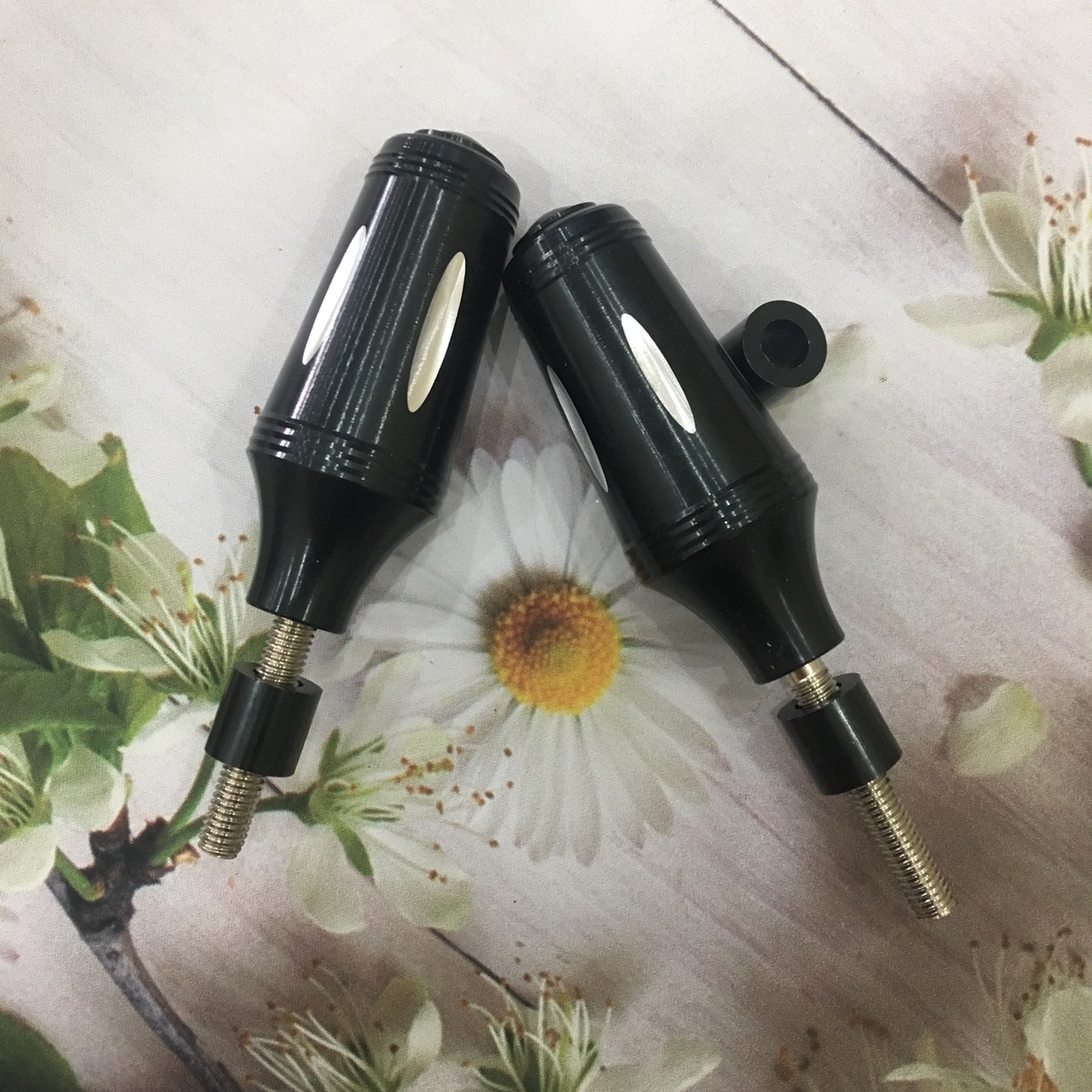 Chống đổ sau - gác chân xe gắn máy - Chống đổ sau exciter winner nhôm CNC - màu ngẫu nhiên
