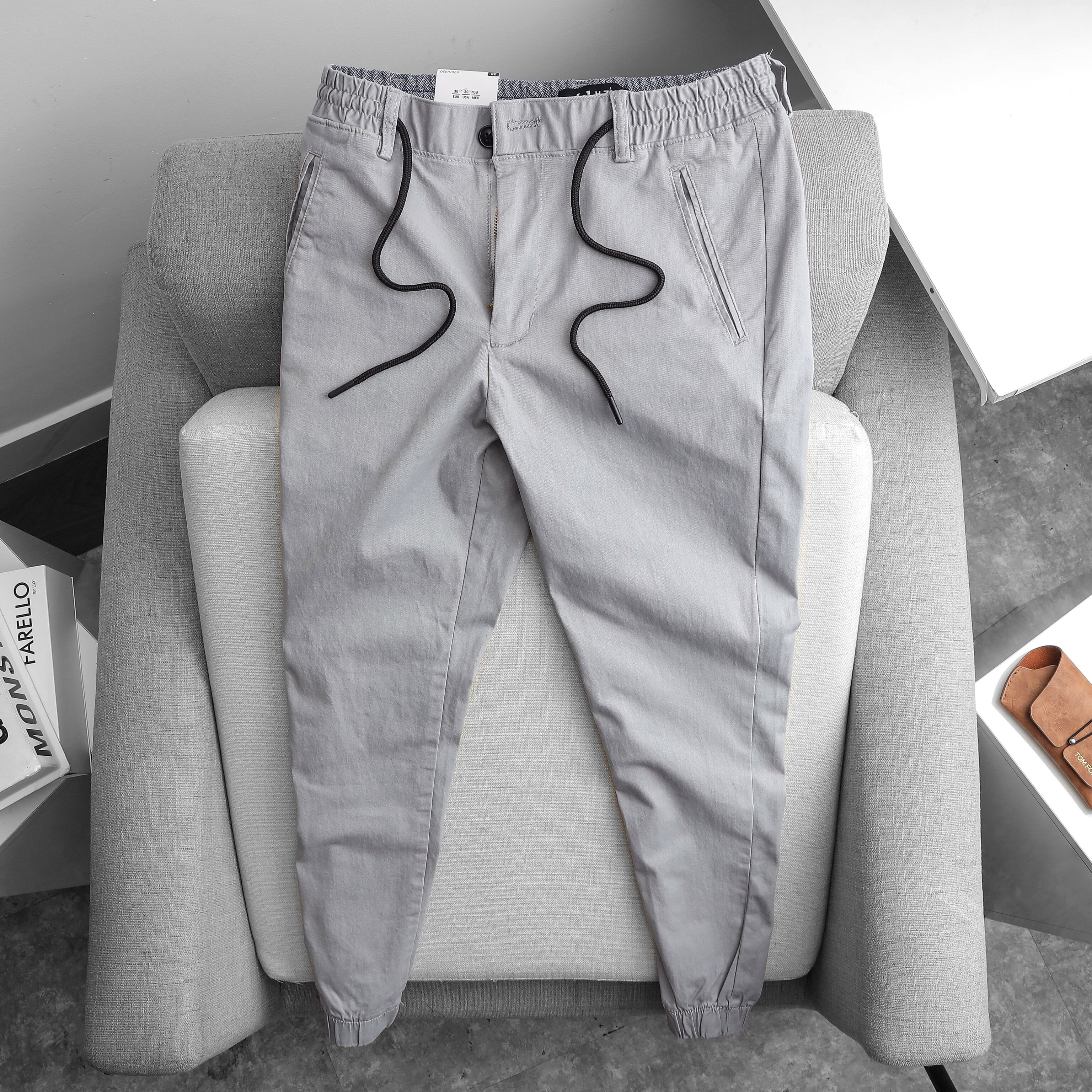 Quần jogger kaki nam H-ZET lưng thun, dây buộc tiện lợi, vải co giãn thoải mái - JGKK01