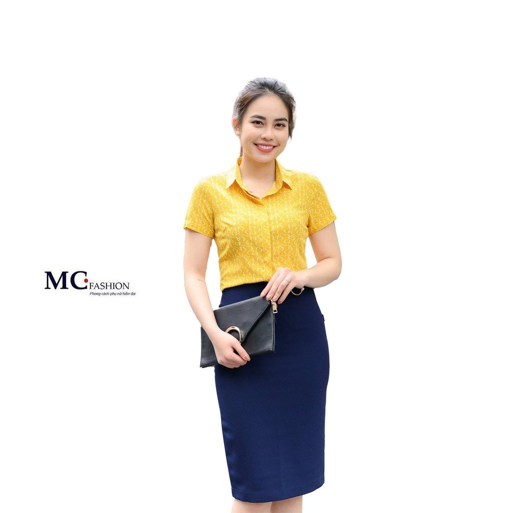 Áo sơ mi công sở nữ,kiểu dáng cộc ngắn tay gọa tiết ziczac chuẩn hãng mc fashion a666