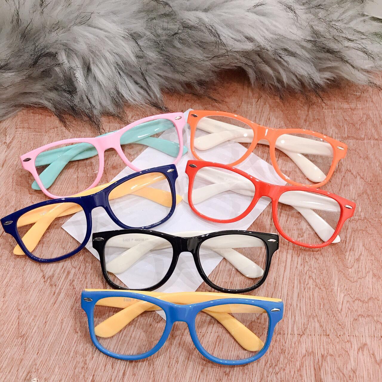 [HCM]kính mát cho bé BY02 kính mát thời trang quà tặng cho bé nhân ngày quốc tế thiếu nhi 1/6 gọng kính mền dẻo chòng kính an toàn cho mắt bé ( Tặng kèm túi kính )