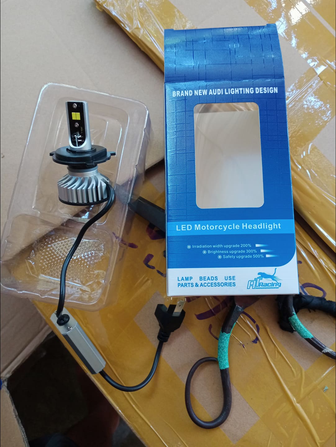 Đèn led pha philips.40w lắp xe máy.