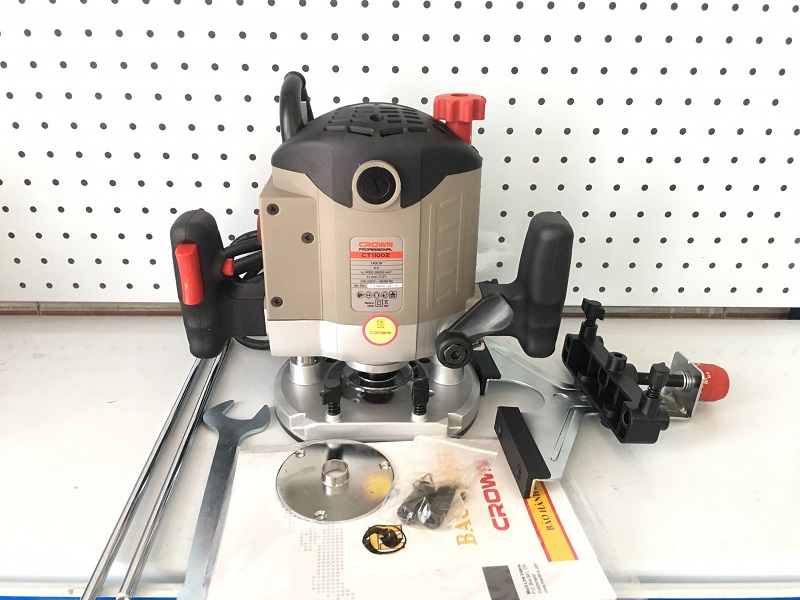 Máy xoi crown ct11002 12mm