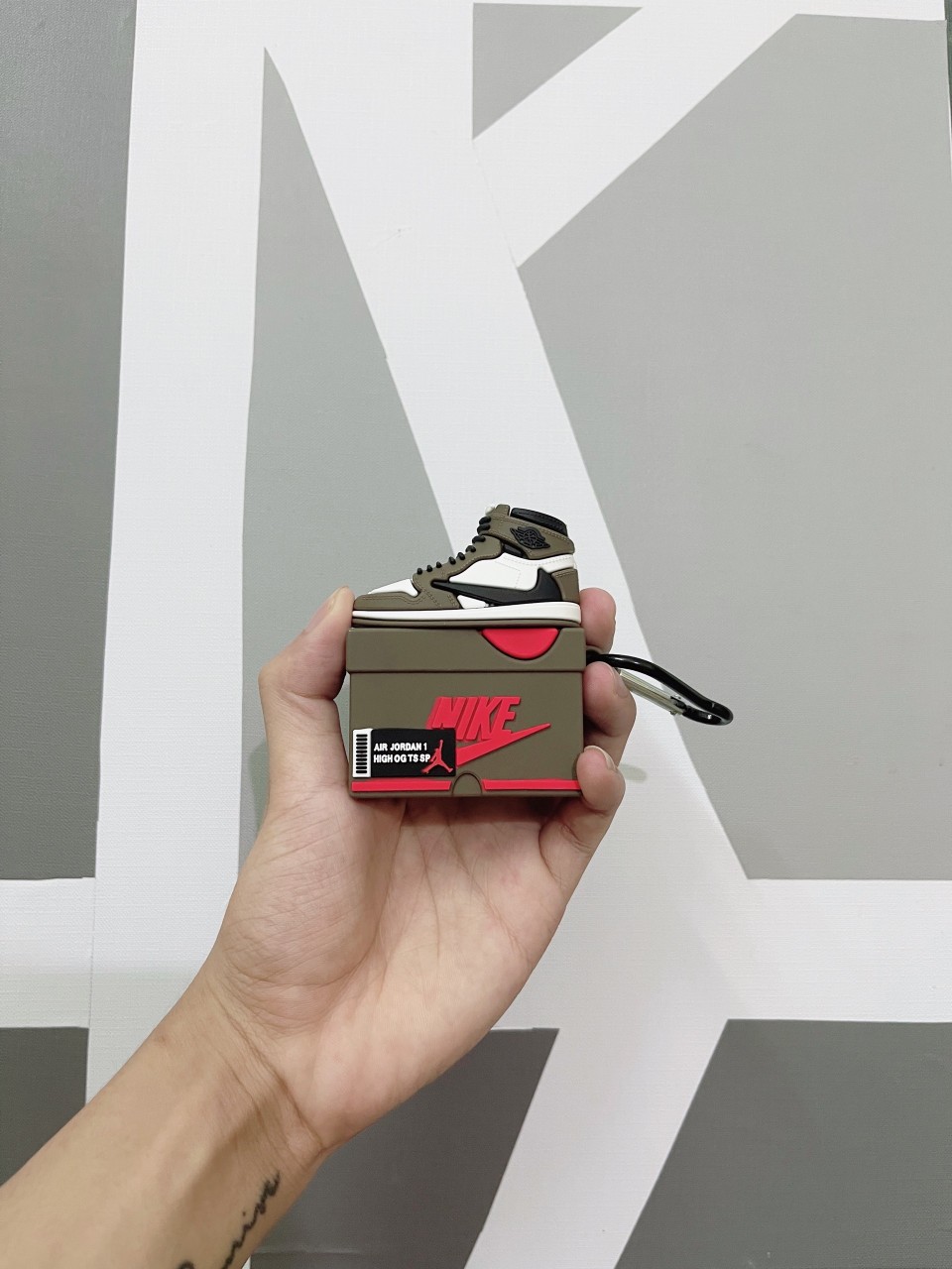 Vỏ case bảo vệ tai nghe bluetooth không dây airpod 2 - 3 - pro - mô hình full box giày nike air jordan 1 retro high og black toe siêu cấp