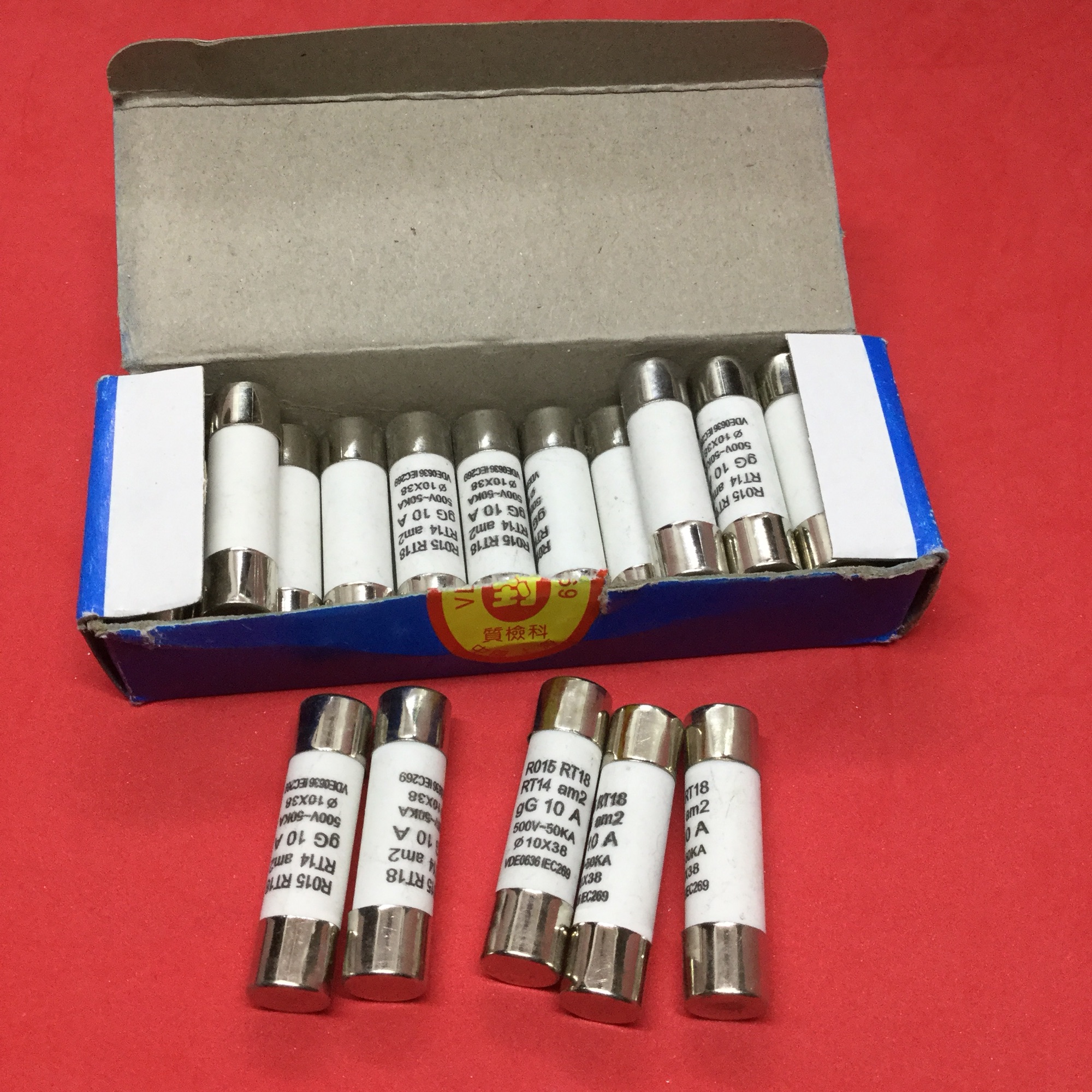 Cầu chì sứ ro15-10x38-10 a/500 v