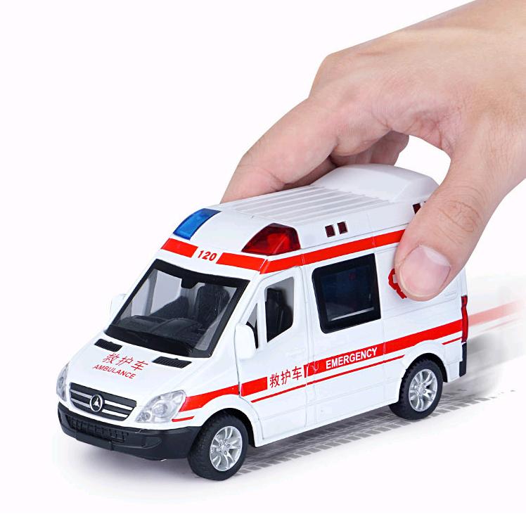 Đồ chơi xe Ô tô cứu thương RMZ bằng sắt có nhạc và đèn mở được tất cả các cửa