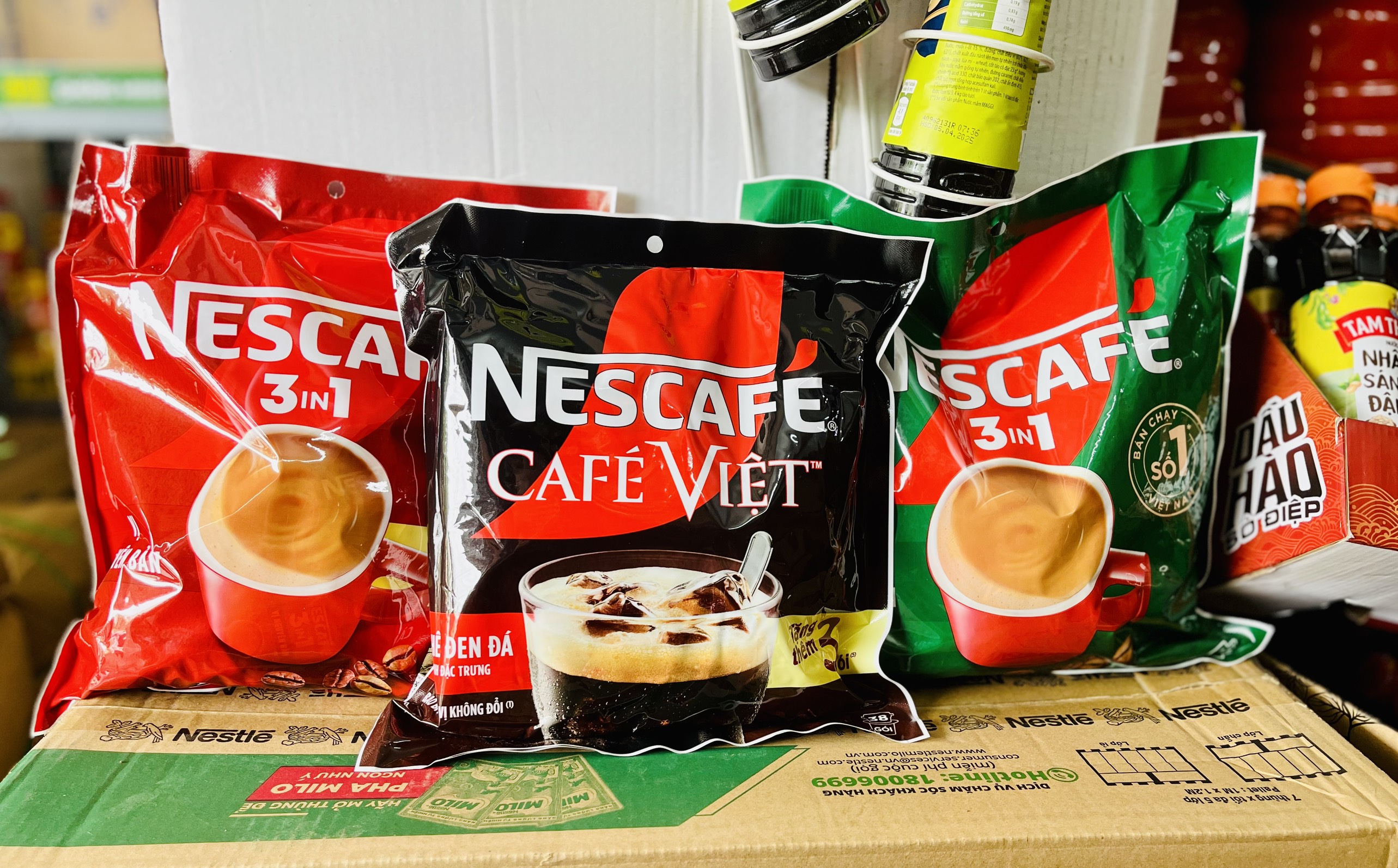 Cà phê đen/Cà phê sữa Nescafe xanh/đỏ/đen dạng túi