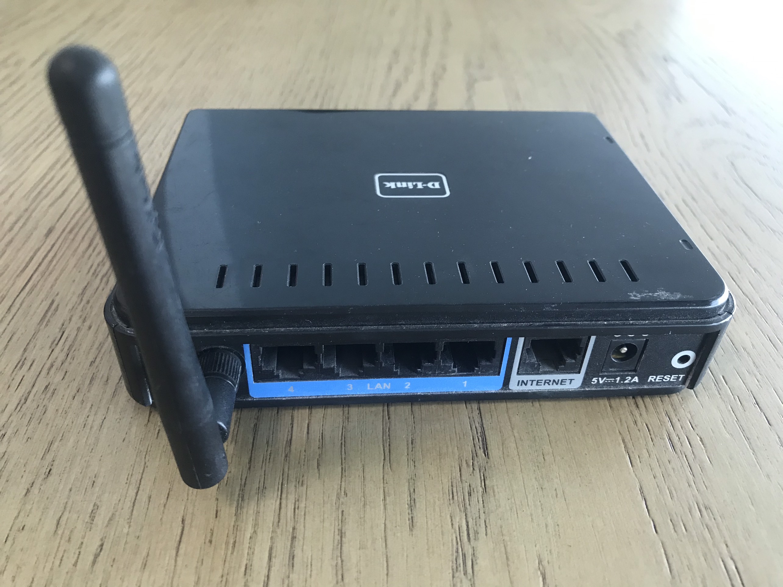 Wireless router dlink dir-600m