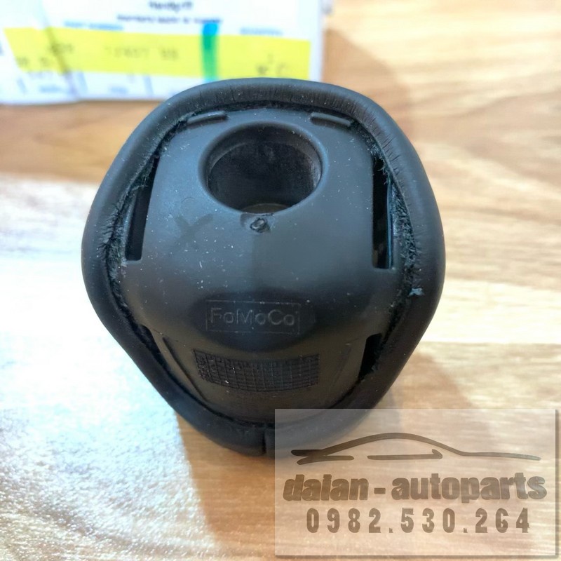 Thân quả đấm số , tay nắm cần số ford ranger 2015 mt - db3r7j407be