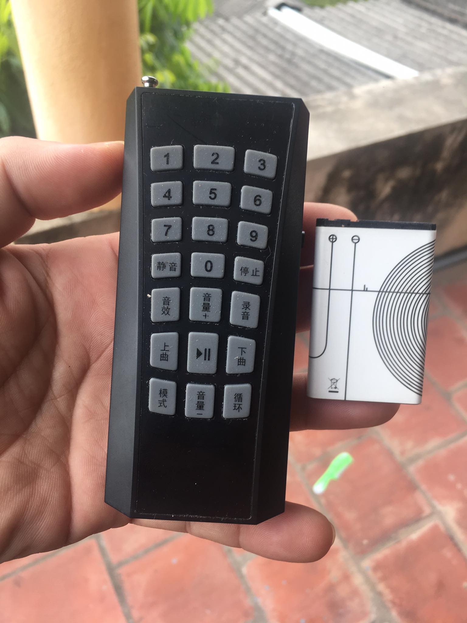 Điều khiển loa Q92,Q93 bán rời kèm pin