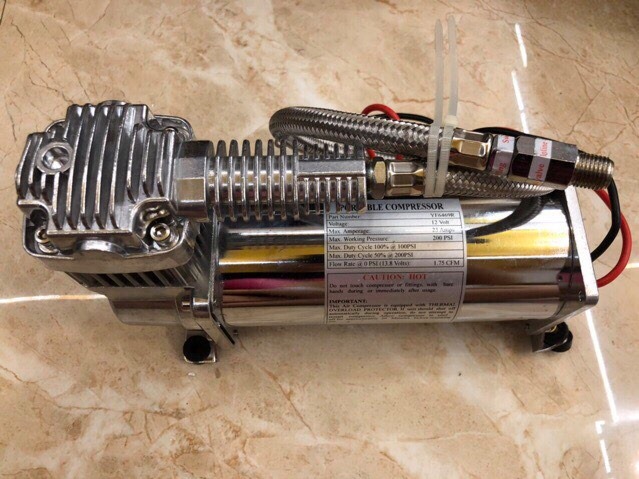 Máy nén khí 12V ok