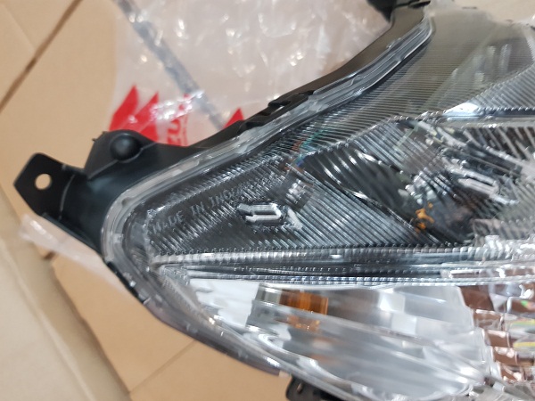 Chóa đèn trước satria fi