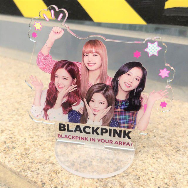 Blackpink đã trở thành một hiện tượng âm nhạc toàn cầu với hàng triệu đĩa bán ra. Nếu bạn muốn sở hữu những sản phẩm Bán chạy Blackpink như áo thun, đồ chơi, đĩa CD..., hãy nhanh chân ghé thăm cửa hàng của chúng tôi để có thể sở hữu những món đồ độc đáo này.