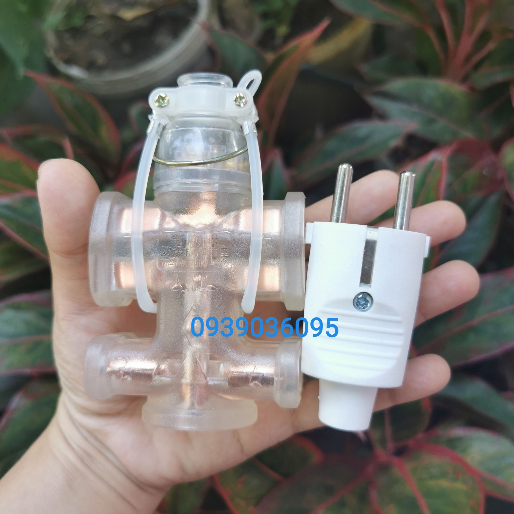 Combo 1 Ổ Cắm Đúc Cao Su 5 Lổ Và 1 Phích Cắm Điện công nghiệp cao su chống vỡ