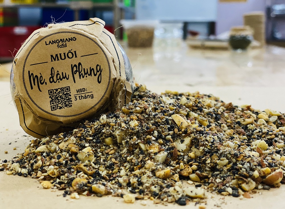 Muối mè đậu phụng Langbiang Food Hũ 150ml
