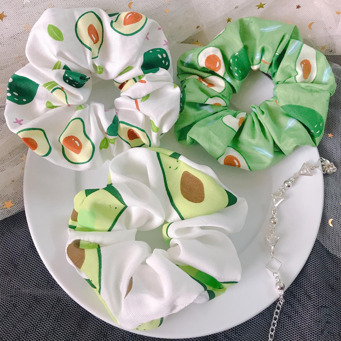 Dây buộc tóc scrunchies quả bơ nhìu màu