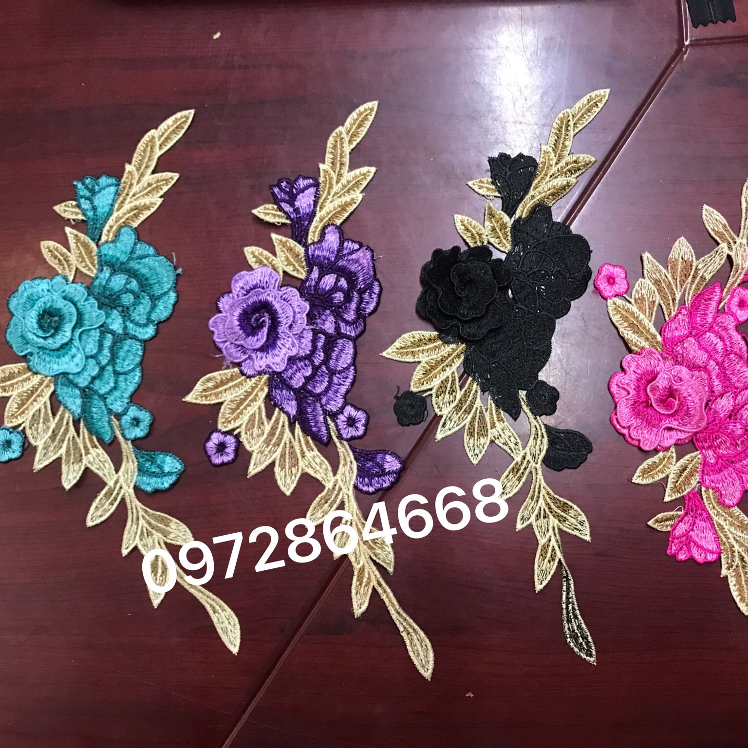 2 bông Hoa thêu cánh nổi 3D mã H308