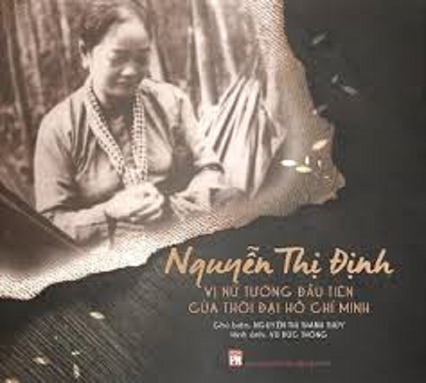 nguyetlinhbook - Sách Nguyễn Thị Định vị nữ tướng đầu tiên của thời đại Hồ Chí Minh.