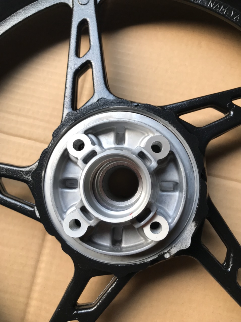 CÙI DĨA NHÔNG SÊN(CÙI ĐĨA CỦ NHÔNG XÍCH) VÀ ỐC,ỐNG CHỈ,BẠC ĐẠN SIRIUS JUPITER VÀ EXCITER 2006 2010 GẮN ZIN KHÔNG CHẾ CHÁO