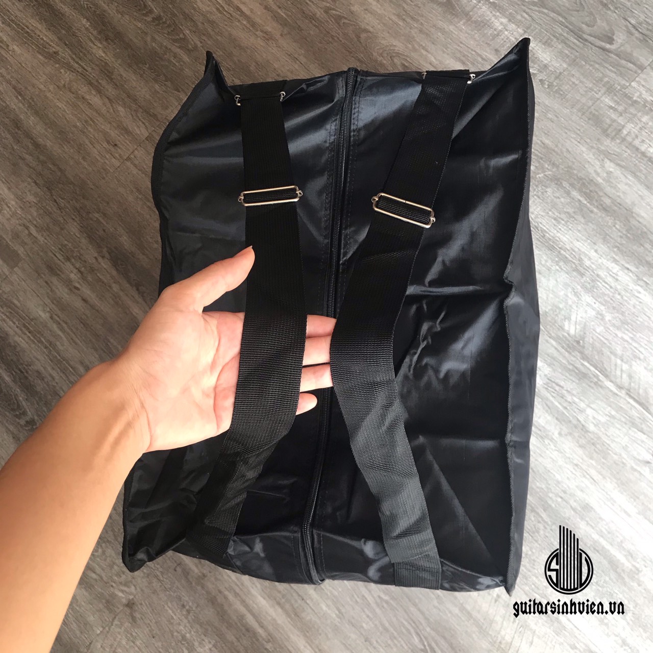 Bao trống cajon vải dù 1 lớp chống xước chống nước - Có quay đeo như balo và có túi nhỏ đựng dùi trống và phụ kiện.