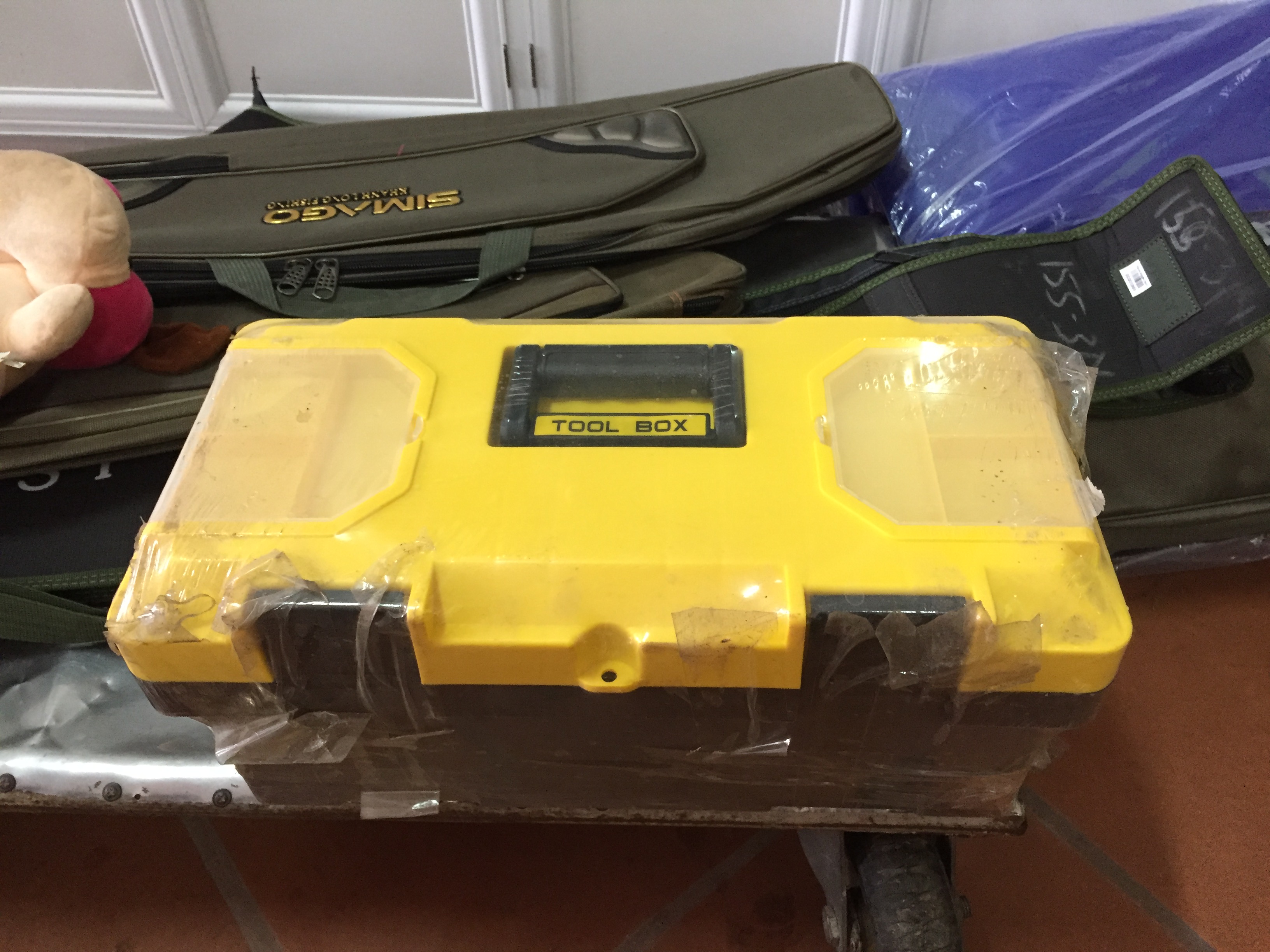Hộp tool box to đựng đồ, đựng thẻo câu , mồi câu, phao câu rất tiện lợi, Hộp có 2 tầng đựng được rất nhiều đồ