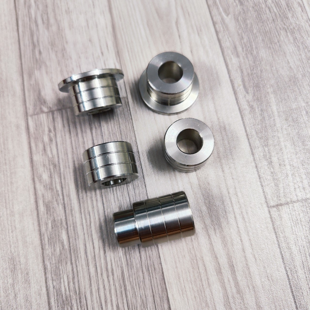 ][HÀNG TRANG TRÍ] CỤC CANH BÁNH TRƯỚC SAU INOX 304 TRANG TRÍ XE SATRIA FI, RAIDER FI 150 SIÊU SÁNG SIÊU ĐẸP CAO CẤP (MẪU 2) Giá 270,000 Đồng*Miễn phí vận chuyển