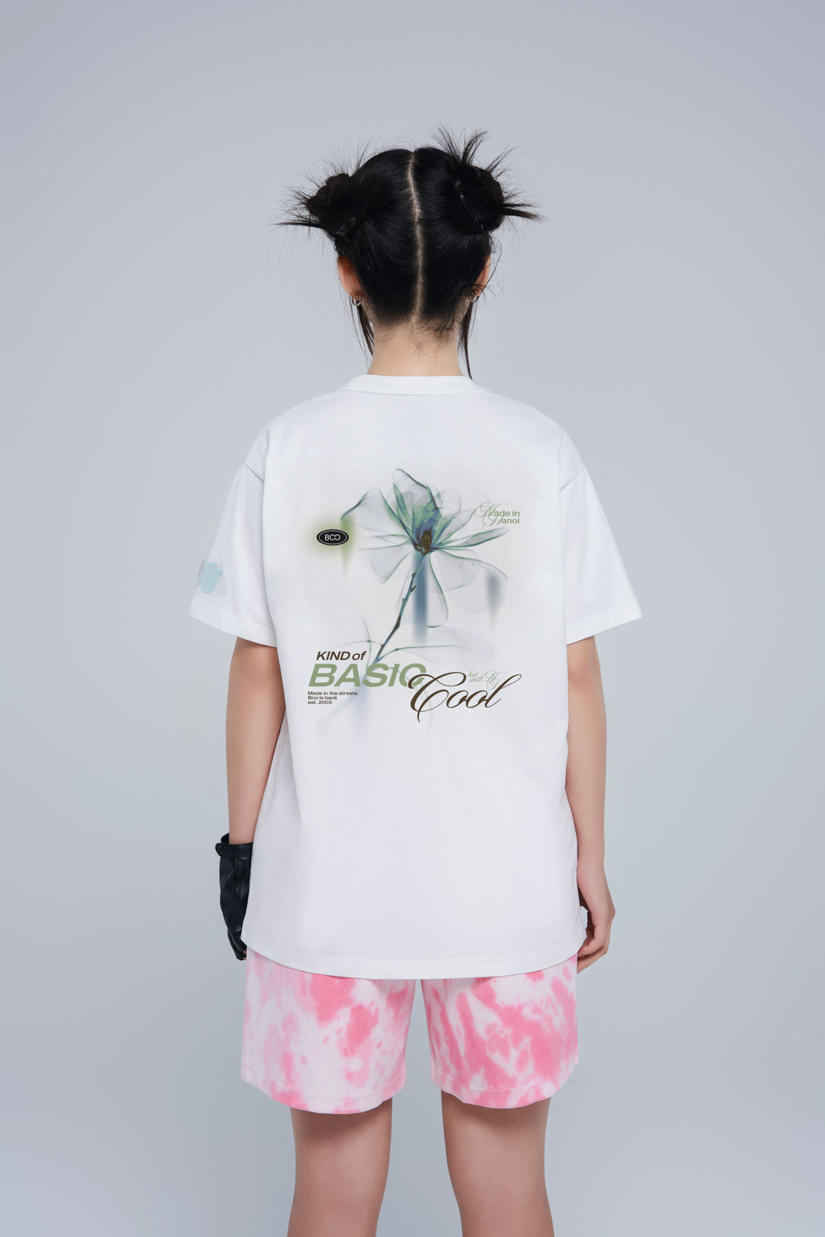 Áo thun boo unisex dáng regular in logo kind of basic