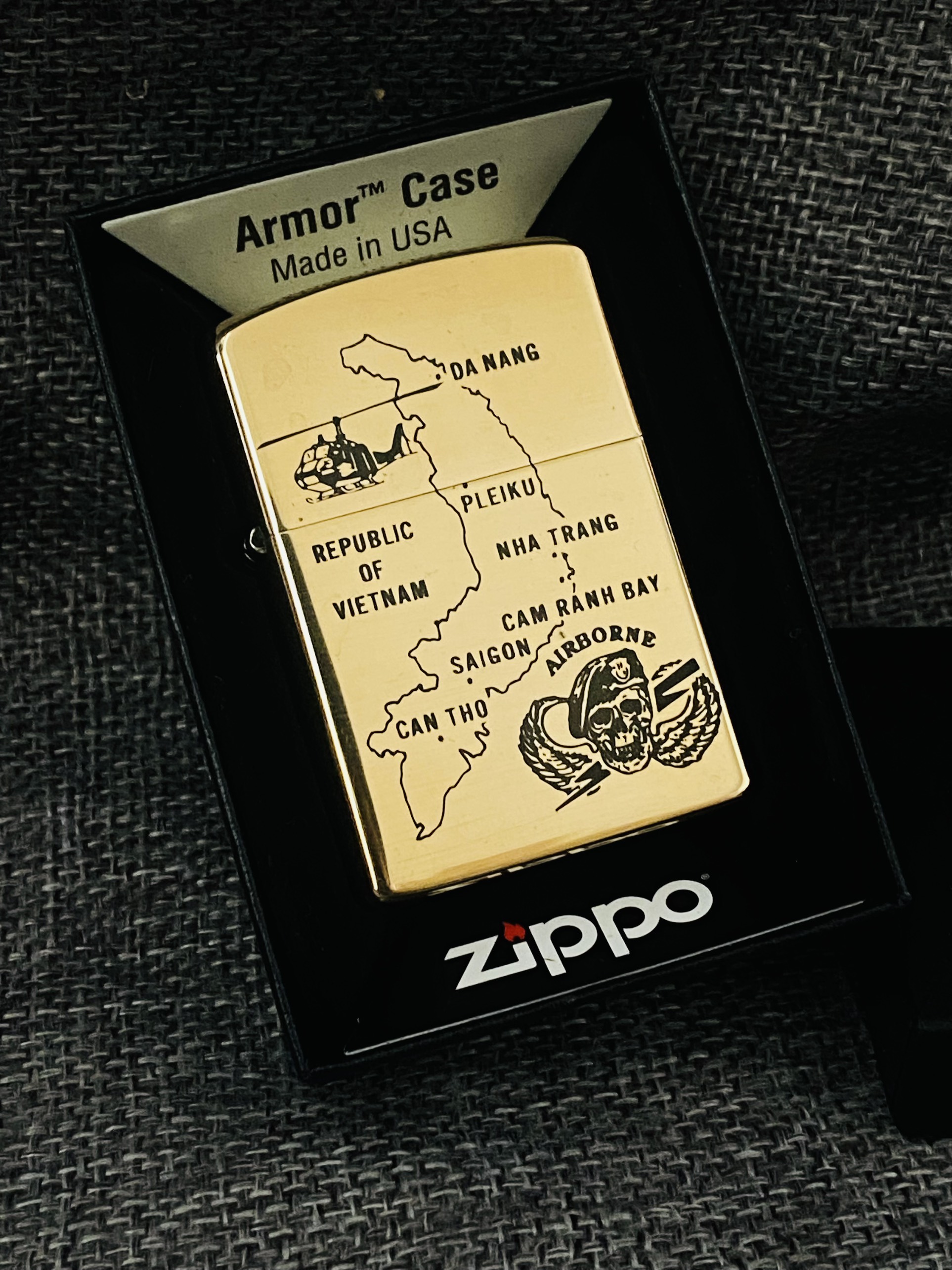 Bật Lửa Zippo La Mã Đồng Nguyên Khối Mẫu Airborne Sư Đoàn Lính Dù [Kèm chai xăng].