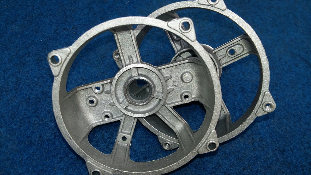 Khung motor quạt gió dân dụng, đã phay bỏ ổ bạc sau, dùng DIY quạt với động cơ BLDC 21W tháo từ máy photocopy.