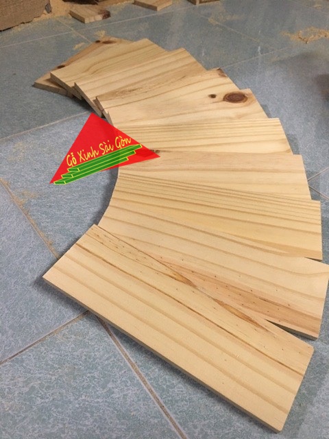 Bó 10 tấm gỗ thông mới đẹp dài 30cm, rộng 10cm, dày 1.5cm dùng làm kệ, ốp tường, trang trí