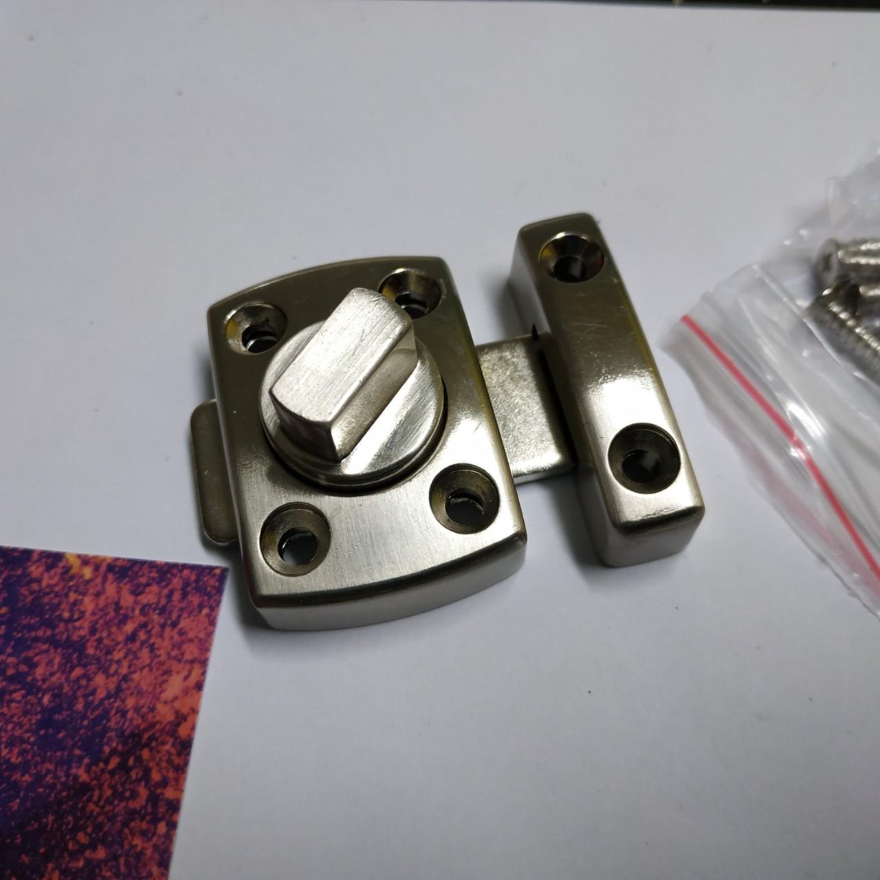 Chốt khóa cửa inox nhỏ gọn inox