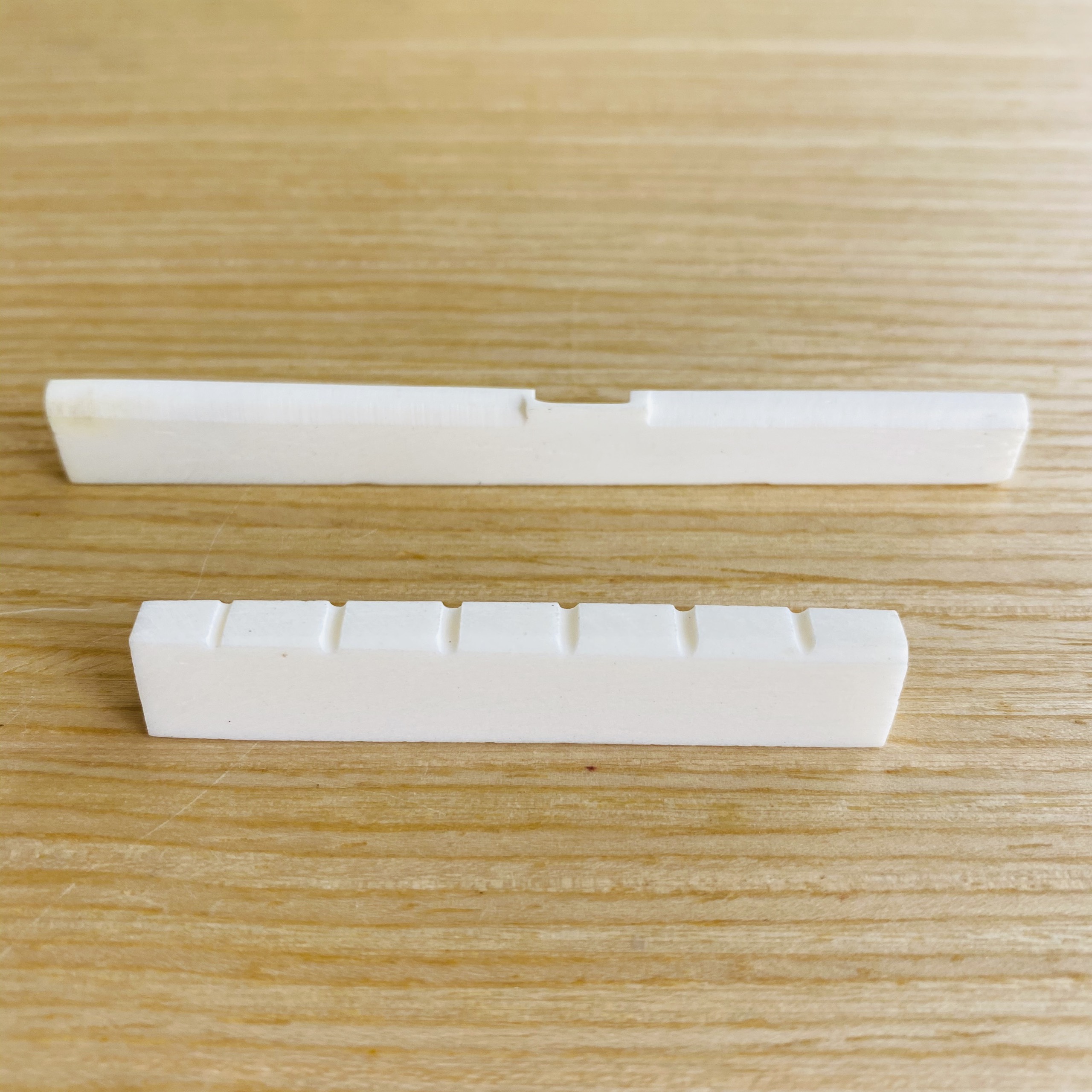 Ngựa Lược Xương Bò Cho Đàn Guitar Acoustic Và Classic