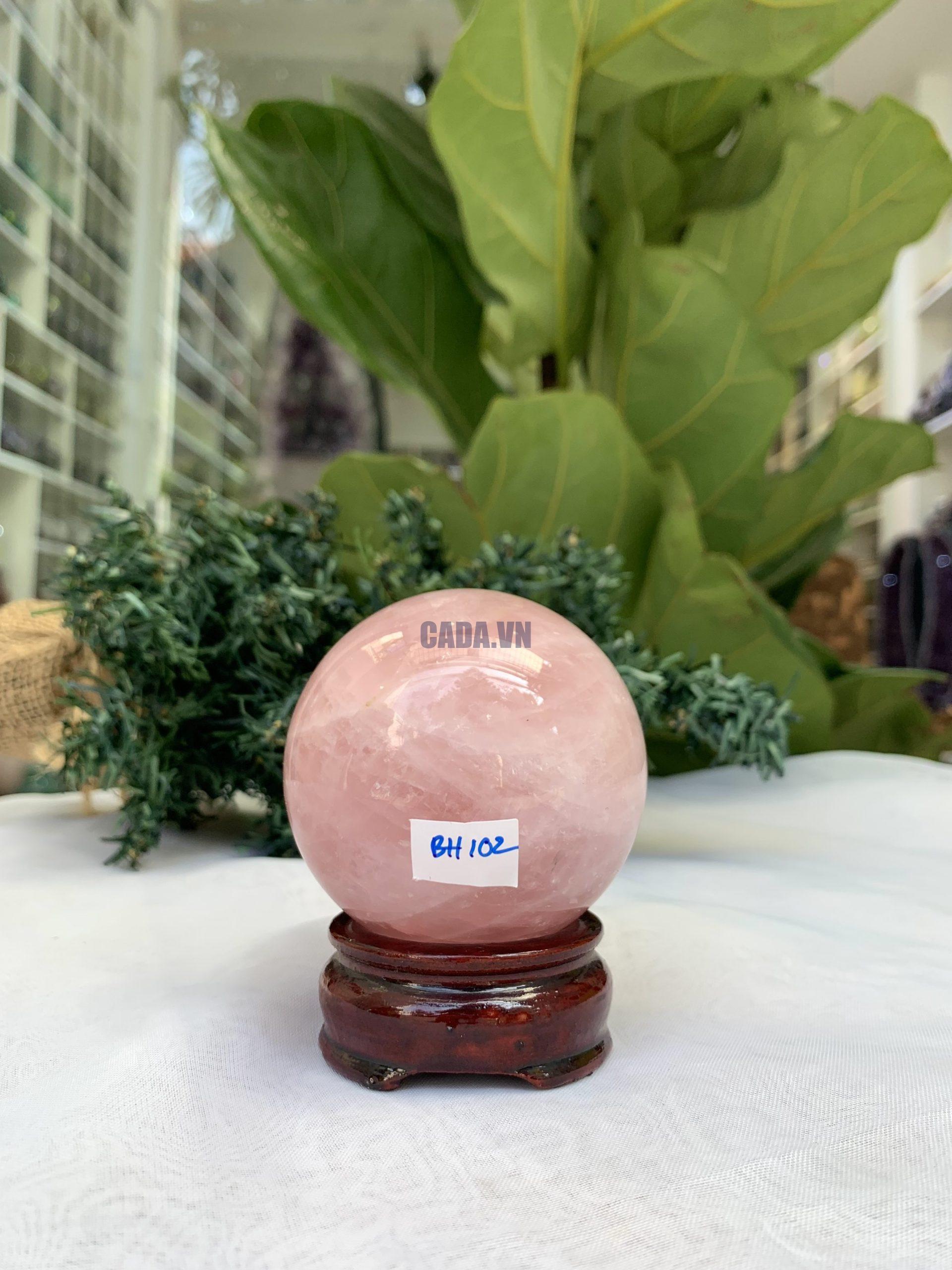Bi cầu thạch anh hồng – rose quartz sphere , đk: 6,6 cm, kl: 0,405 kg