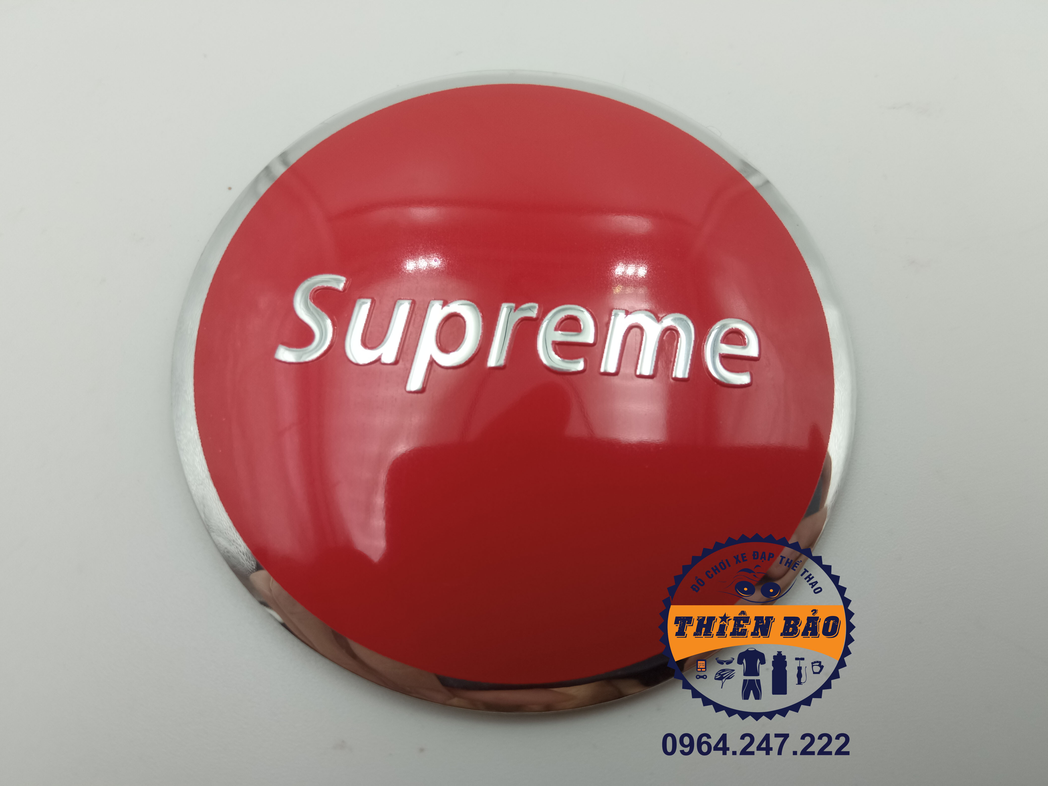 Decal nhôm dán xe,  tem dán xe logo Supreme, Logo nhôm dán tròn đỏ #143