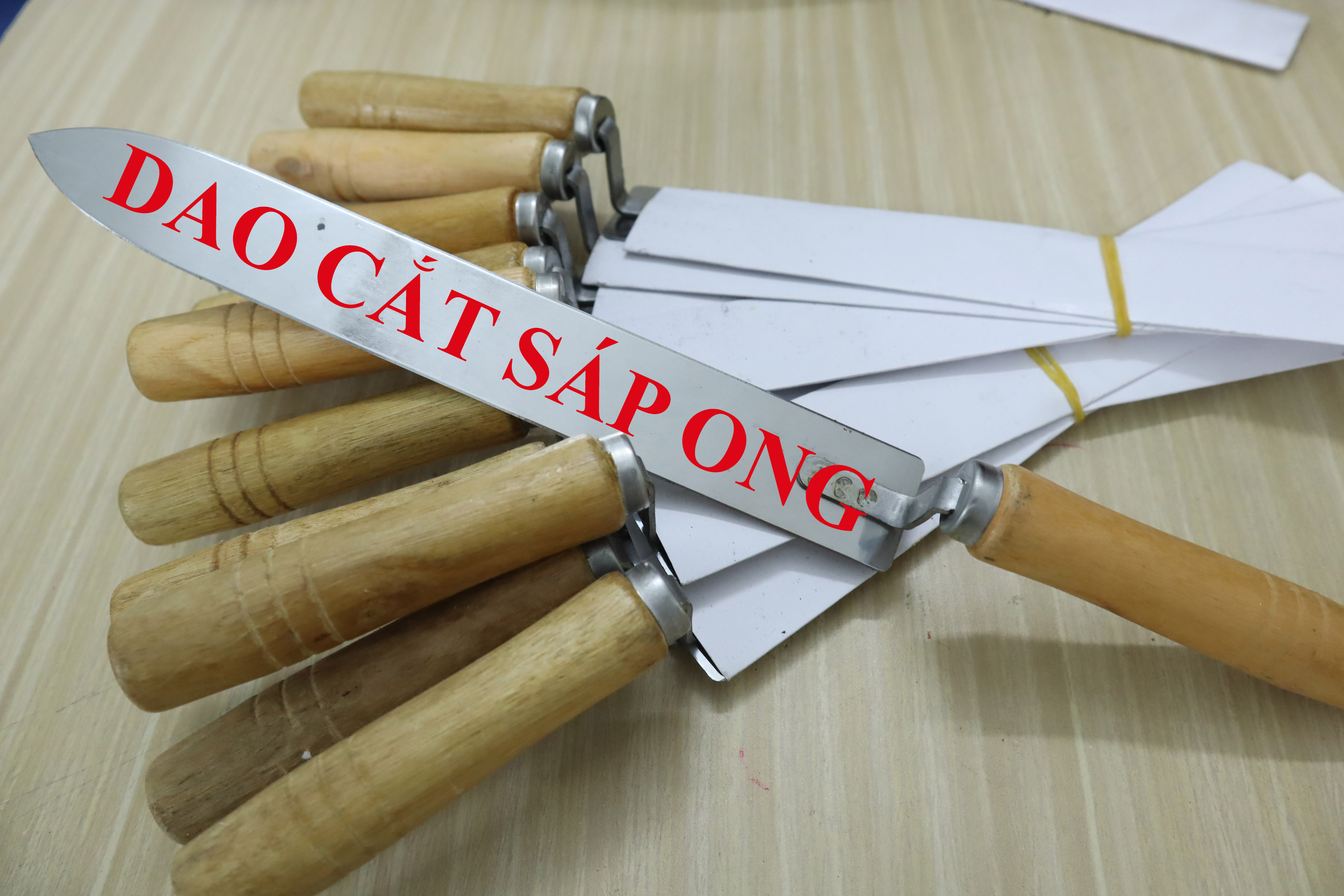Dao chuyên cắt sáp ong 2 lưỡi bằng thép siêu bén