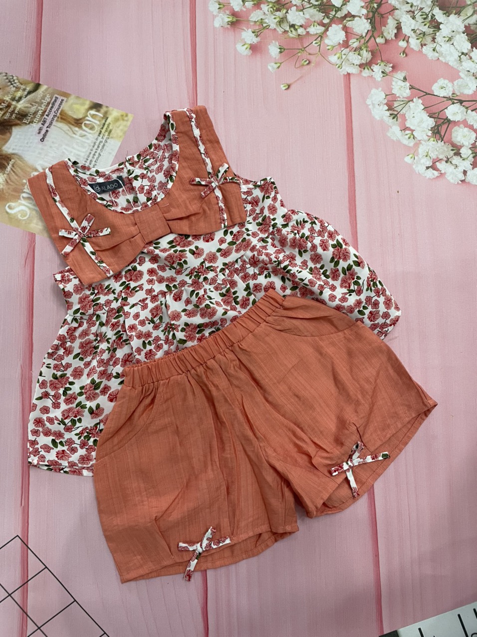 Bộ đồ cotton đùi hoa bé gái