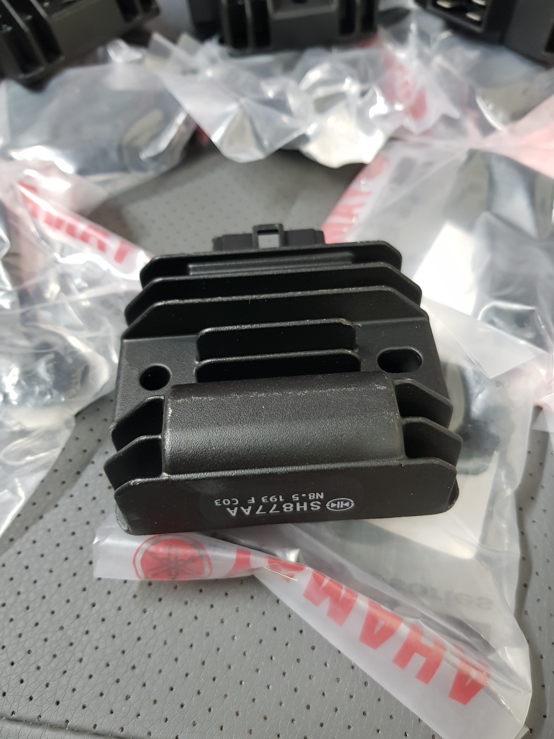Củ sạc r15v3 sạc r15v3 r15 v3 r15 v4 vva r15m