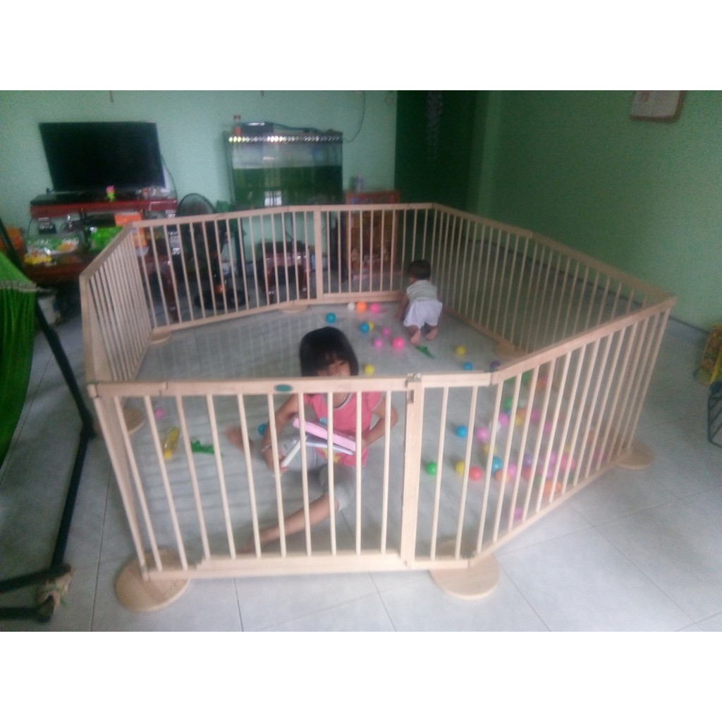 [HCM]Cũi 3D tạo khu vực chơi cho bé (4 cánh)