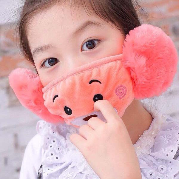 Khẩu trang kèm bịt tai giữ ấm mùa đông cho bé