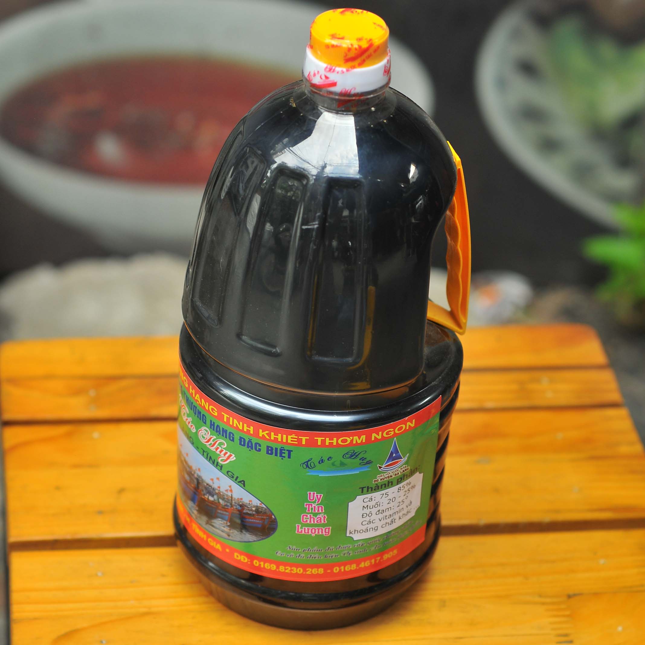 Nước mắm thượng hạng NGON1 - đặc sản Ba làng Tĩnh Gia hương thơm vị mặn dịu, dùng làm hàng hoặc chấm trực tiếp rất ngon (can 2l)