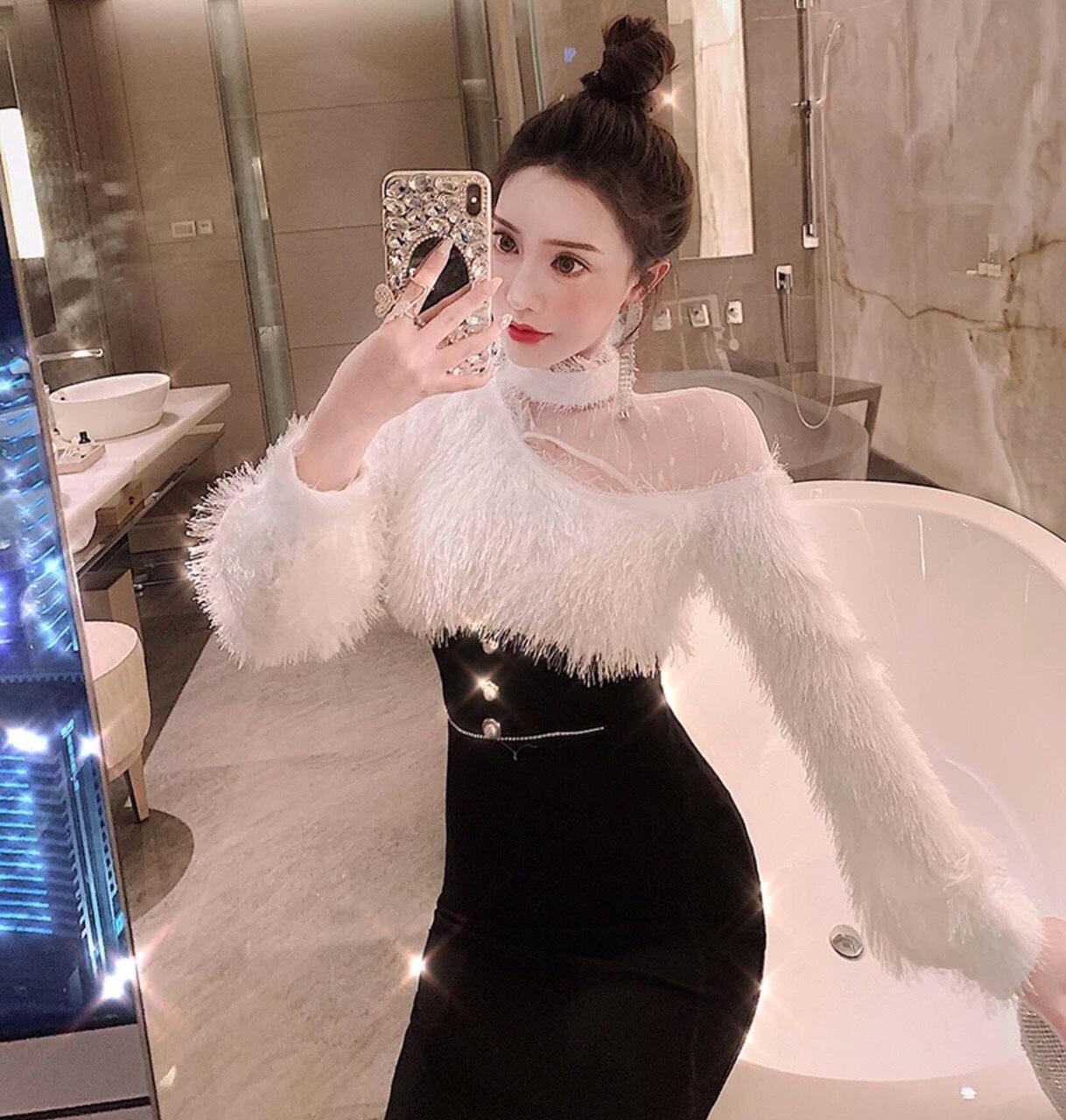 Đầm ôm dự tiệc phối lông sang trọng