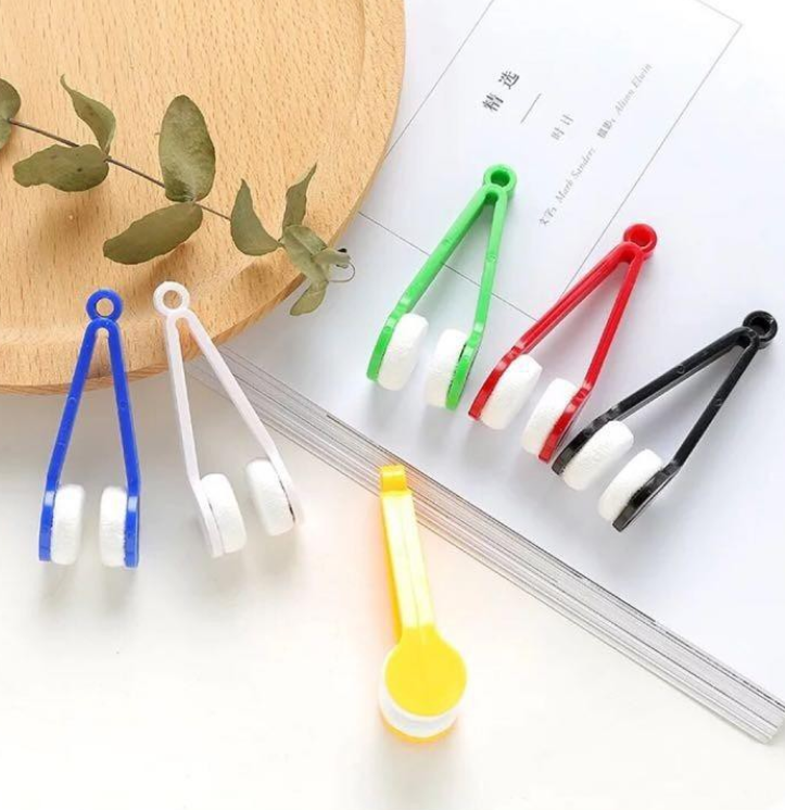Dụng cụ lau mắt kính