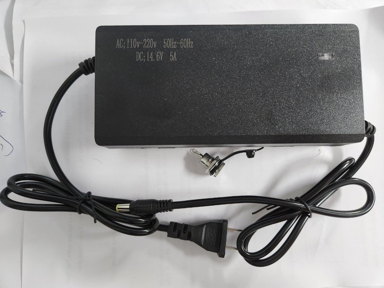 Bộ sạc pin Lithium 14.6V 5A sạc cho bình pin 12v kèm rắc cái