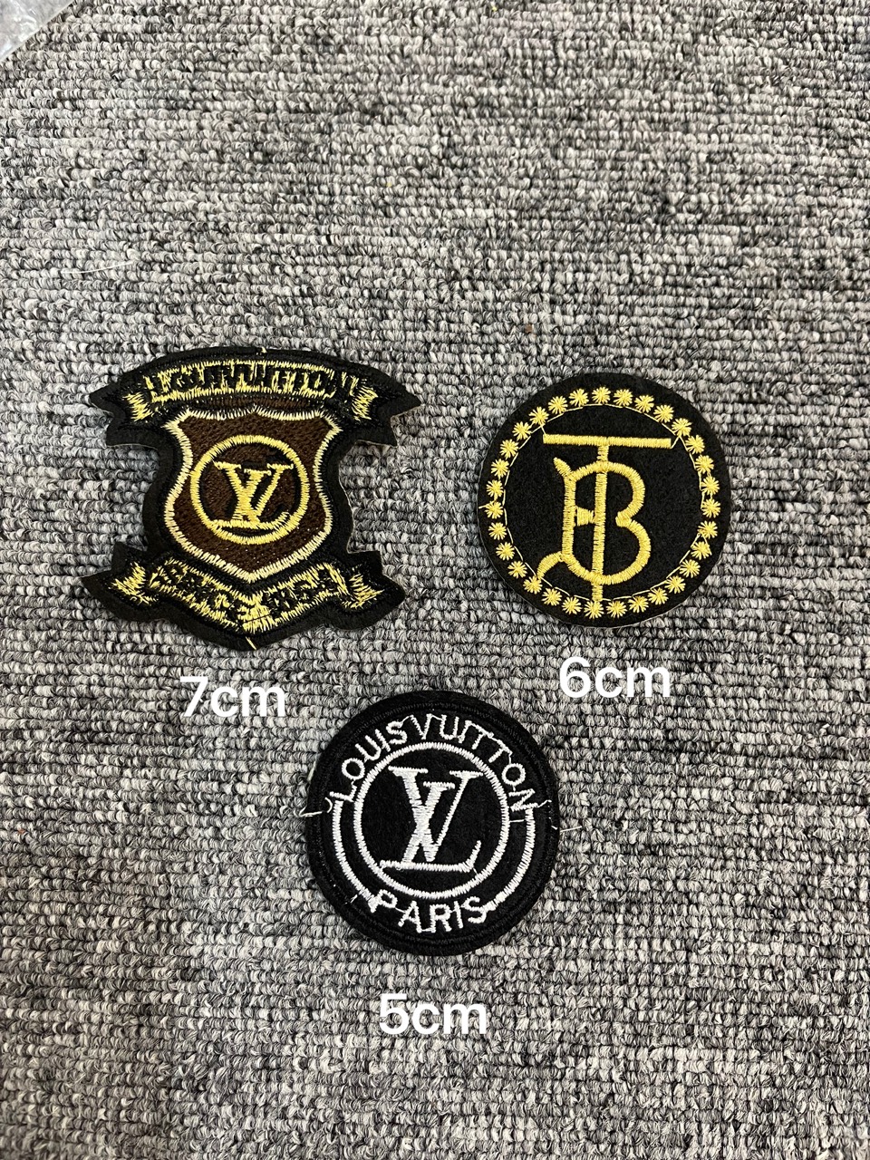 Miếng Sticker Thêu Ủi Huy Hiệu Dùng Trang Trí Quần Áo