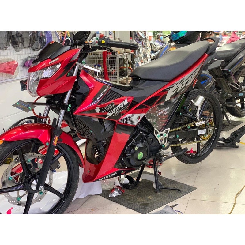 Tem rời Satria rời đỏ đen mẫu dán tại tiệm