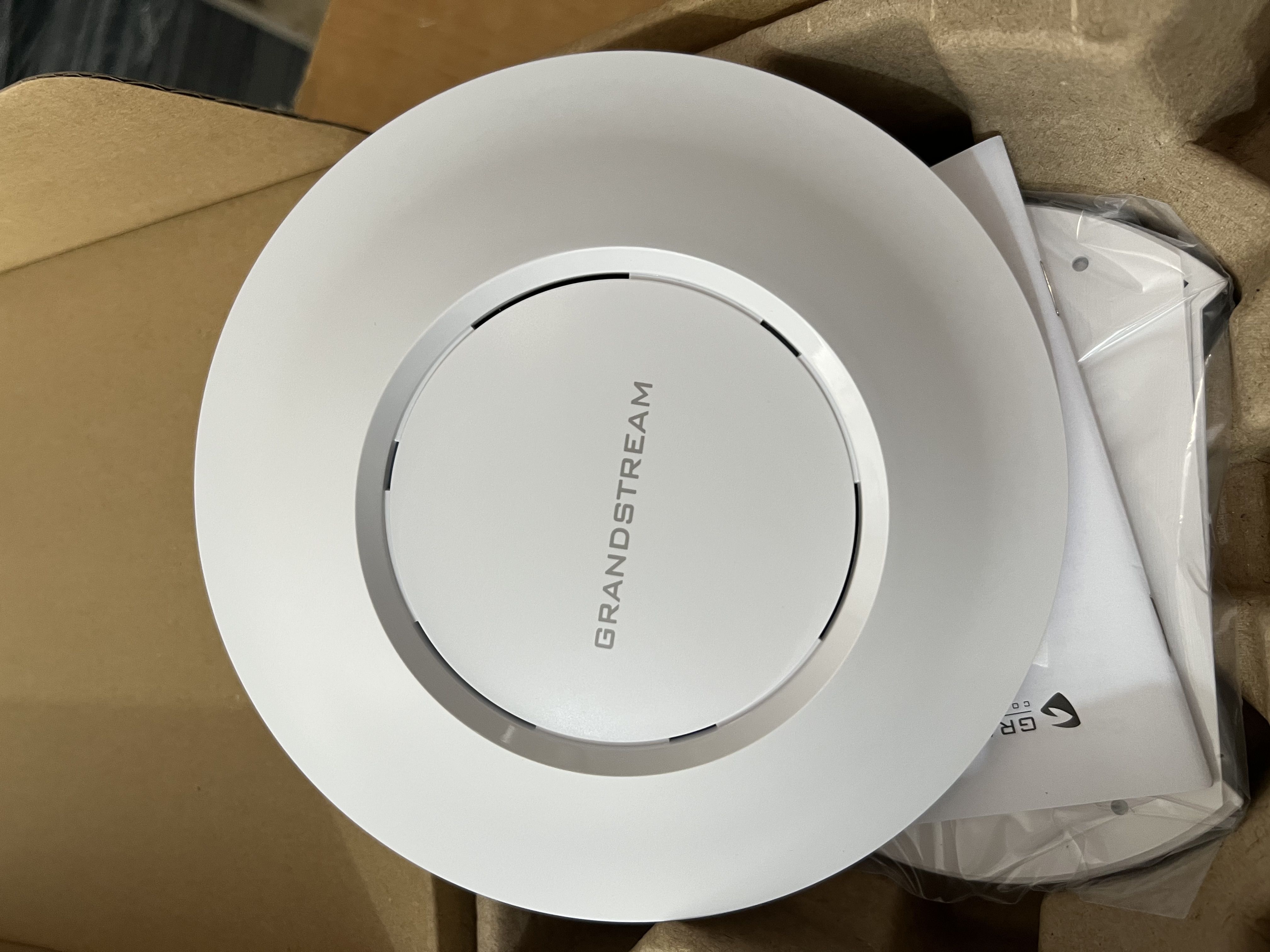 Bộ phát wifi grandstream gwn7605 chuẩn ac mu-mimo 1167mbp