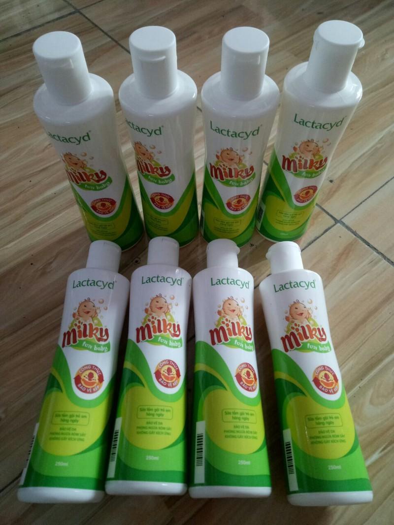 Sữa tắm gội cho bé Lactacyd Milky - 250ml