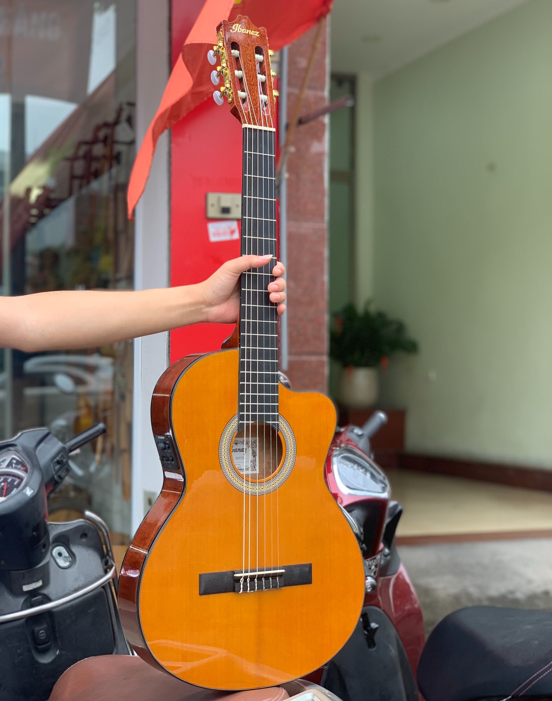 Đàn guitar ibanez classic eq ga5tce