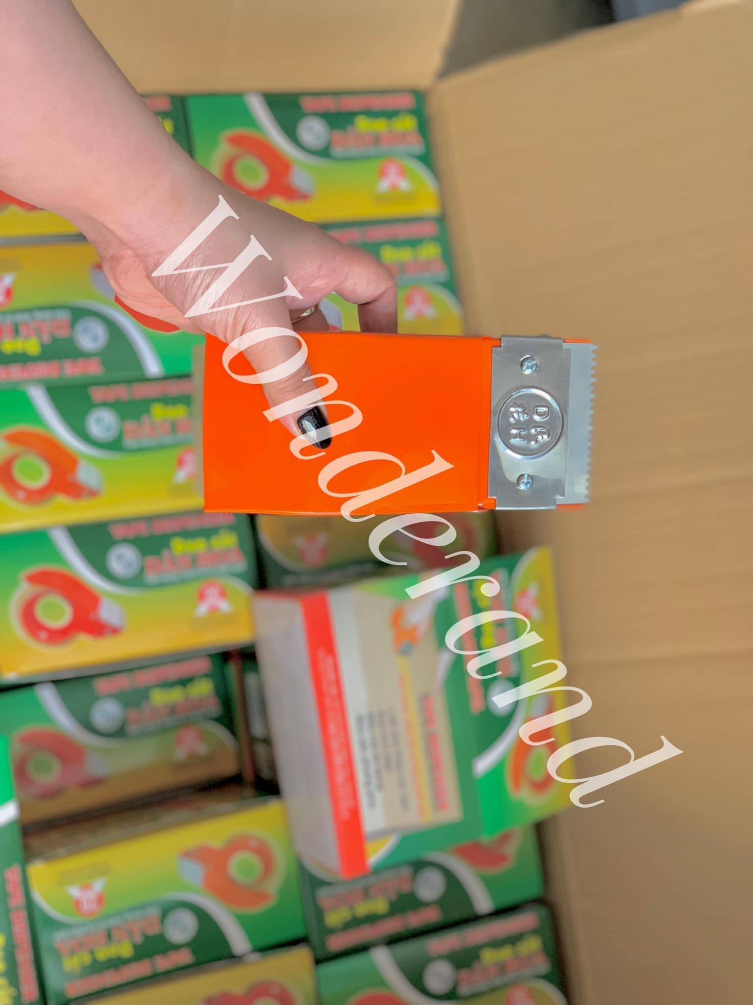 Dao cắt băng keo Dân Hoa 6cm bằng sắt